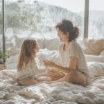 Cahaya Redup dan Plaid Hangat di Malam Hari: Ritual yang Membuat Penutup Hari Terasa Lebih Cozy